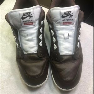 NIKE Supreme Air Force 2 size 12